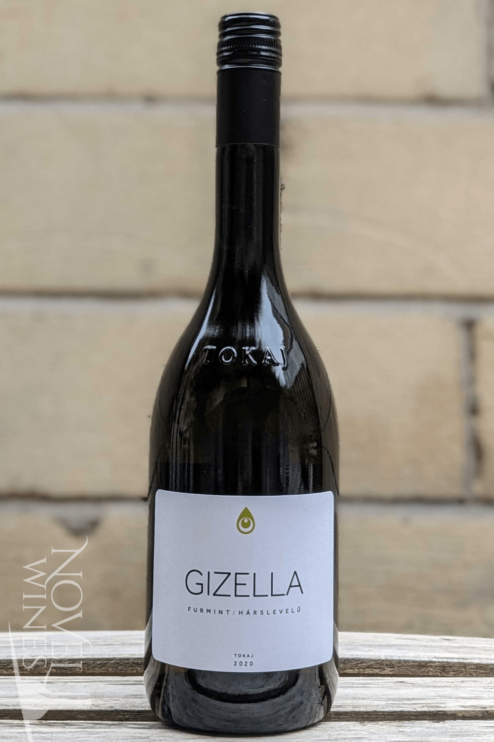 Gizella Pince White Wine Gizella Estate Furmint-Harslevelu Blend 2020, Hungary